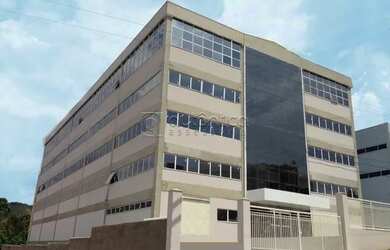 Imagem: O depósito possui 5 Vagas na garagem e 5187m² de Área e está