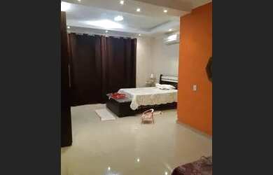 Imagem: A casa possui 2 Dormitórios, 2 Banheiros, 2 Vagas na garagem