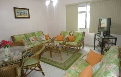 Imagem: O apartamento possui 3 Dormitórios, 1 Banheiro, 1 Vaga na garagem