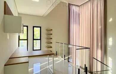 Imagem 2: Venda Casa com 230,00 metroQuadrado, 3 dormitório s , 2 vaga s . Swiss...