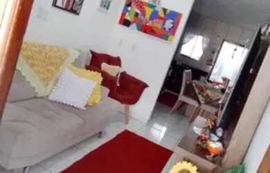 Imagem: A casa possui 2 Dormitórios, 1 Banheiro, 2 Vagas na garagem