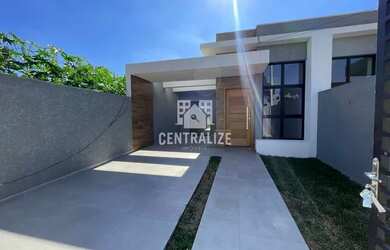 Imagem: A casa possui 2 Dormitórios, 1 Banheiro, 2 Vagas na garagem