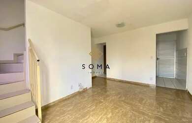 Imagem: A casa possui 2 Dormitórios, 1 Banheiro, 2 Vagas na garagem