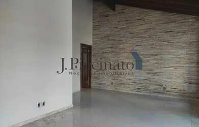 Imagem: A casa possui 3 Dormitórios, 1 Banheiro, 3 Vagas na garagem