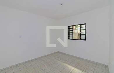 Imagem: A casa possui 1 Dormitório, 1 Banheiro, 30m² de Área e está