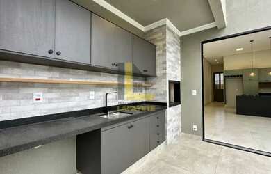 Imagem: A casa em condomínio possui 3 Dormitórios, 4 Banheiros, 4