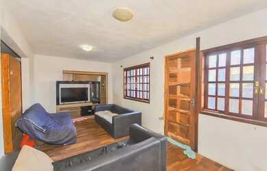 Imagem 5: Sobrado Residencial para Venda no Novo Mundo em Curitiba, 243.2 m²