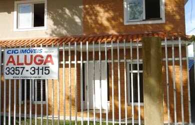 Imagem: A casa possui 3 Dormitórios, 2 Banheiros, 3 Vagas na garagem