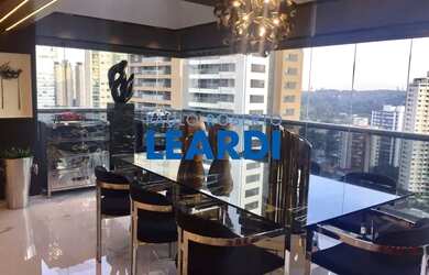 Imagem: O apartamento e possui 3 Dormitórios, Suítes, 5 Banheiros