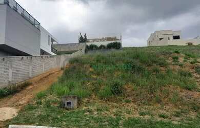 Imagem: O terreno possui 560m² de Área e está localizado em Aeroporto