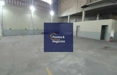 Imagem: O depósito possui 5 Vagas na garagem, 640-0m² de Área e está