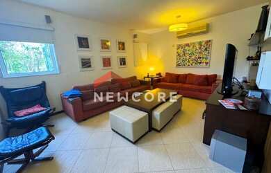 Imagem: A casa em condomínio possui 5 Dormitórios, 5 Banheiros, 5