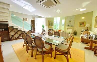 Imagem: A casa em condomínio possui 3 Dormitórios, 4 Banheiros, 4