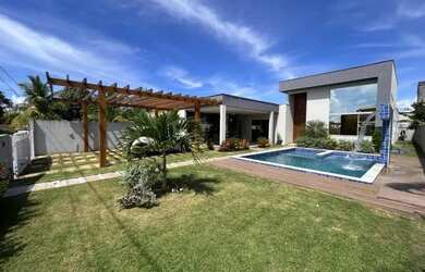 Imagem: A casa em condomínio possui 4 Dormitórios, 5 Banheiros, 4