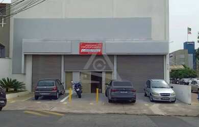 Imagem: O depósito possui 4 Vagas na garagem, 403m² de Área e está