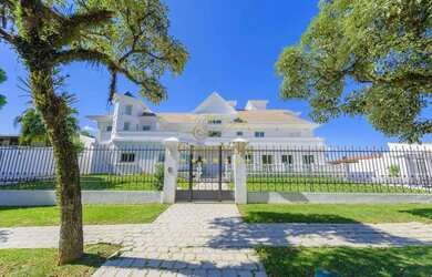 Imagem: A casa possui 4 Dormitórios, 5 Banheiros, 5 Vagas na garagem