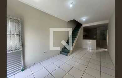 Imagem: A casa possui 2 Dormitórios, 3 Banheiros, 2 Vagas na garagem