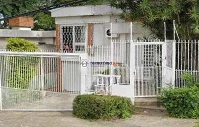 Imagem: A casa possui 3 Dormitórios, 3 Banheiros, 2 Vagas na garagem