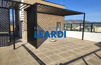 Imagem: O apartamento possui 1 Dormitório, 1 Banheiro, 1 Vaga na garagem