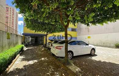 Imagem: O depósito possui 1 Vaga na garagem e 130m² de Área e está