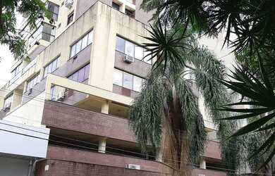 Imagem: O apartamento possui 1 Dormitório, 1 Banheiro, 1 Vaga na garagem