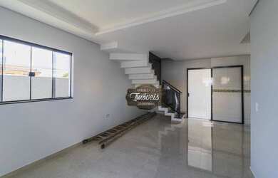 Imagem: A casa possui 3 Dormitórios, 2 Banheiros, 2 Vagas na garagem