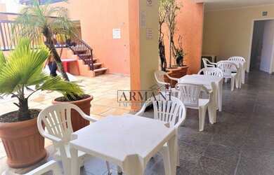 Imagem: O apartamento possui 2 Dormitórios, 1 Banheiro, 1 Vaga na garagem