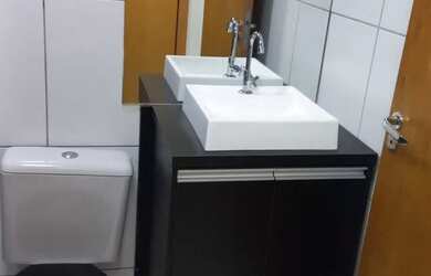 Imagem: O apartamento possui 2 Dormitórios, 2 Banheiros, 1 Vaga na