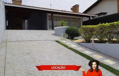 Imagem: A casa possui 4 Dormitórios, 4 Banheiros, 4 Vagas na garagem