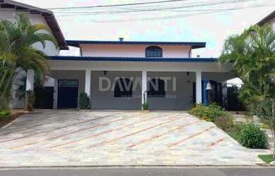 Imagem: A casa em condomínio possui 3 Dormitórios, 5 Banheiros, 3