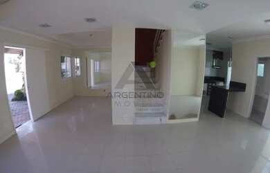 Imagem: A casa em condomínio possui 3 Dormitórios, 3 Banheiros, 2