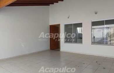 Imagem: A casa possui 3 Dormitórios, 1 Banheiro, 2 Vagas na garagem