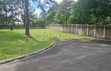 Imagem: O terreno possui 716m² de Área e está localizado em Dois