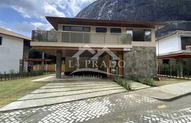 Imagem: A casa possui 4 Dormitórios, 4 Banheiros, 270m² de Área e