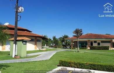 Imagem: O terreno e possui Dormitórios, Suítes, Banheiros, 800-0m²