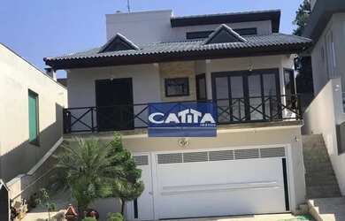 Imagem: A casa em condomínio possui 4 Dormitórios, 3 Banheiros, 2