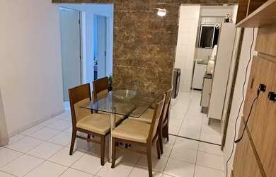 Imagem: O apartamento possui 2 Dormitórios, 1 Banheiro, 1 Vaga na garagem