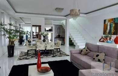 Imagem: A casa em condomínio possui 4 Dormitórios, 5 Banheiros, 4