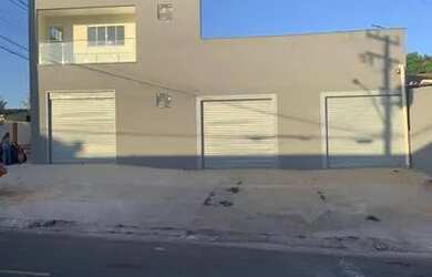 Imagem: O depósito possui 5 Vagas na garagem, 550m² de Área e está