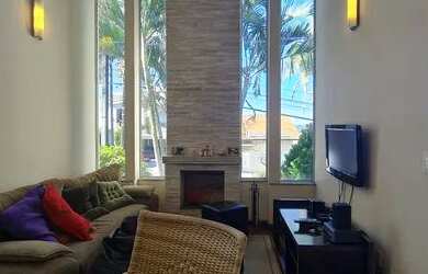 Imagem: A casa em condomínio possui 3 Dormitórios, 5 Banheiros, 2