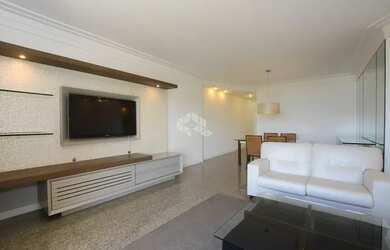 Imagem 13: Apartamento semimobiliado com vista para o mar, 4 dormitórios, sendo 2 suítes, 2 vagas