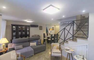 Imagem: A casa em condomínio possui 4 Dormitórios, 5 Banheiros, 3