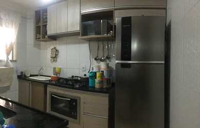 Imagem: O apartamento possui 2 Dormitórios, 1 Banheiro, 1 Vaga na garagem