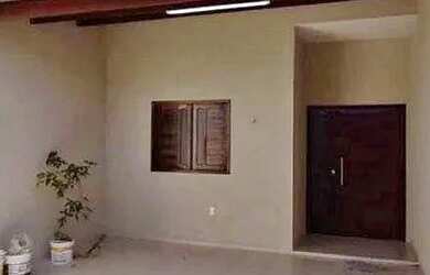 Imagem: A casa possui 2 Dormitórios, 1 Banheiro, 2 Vagas na garagem