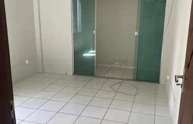 Imagem: O apartamento possui 2 Dormitórios, 1 Banheiro e 1 Vaga na