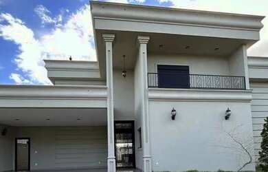 Imagem: A casa em condomínio possui 4 Dormitórios, 5 Banheiros, 4