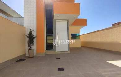 Imagem: A casa possui 3 Dormitórios, 3 Banheiros, 2 Vagas na garagem