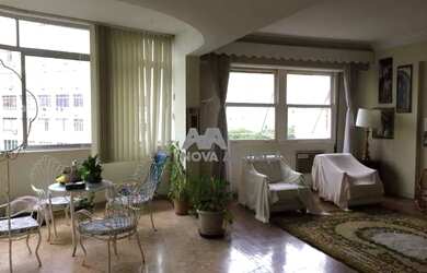 Imagem: O apartamento possui 4 Dormitórios, 3 Banheiros, 2 Vagas na