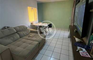 Imagem: O apartamento possui 3 Dormitórios, 1 Banheiro, 1 Vaga na garagem