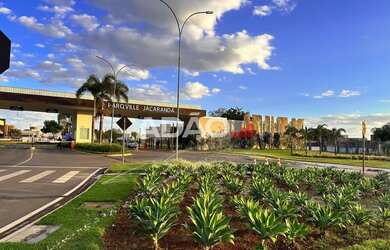 Imagem: A casa em condomínio possui 3 Dormitórios, 4 Banheiros, 4